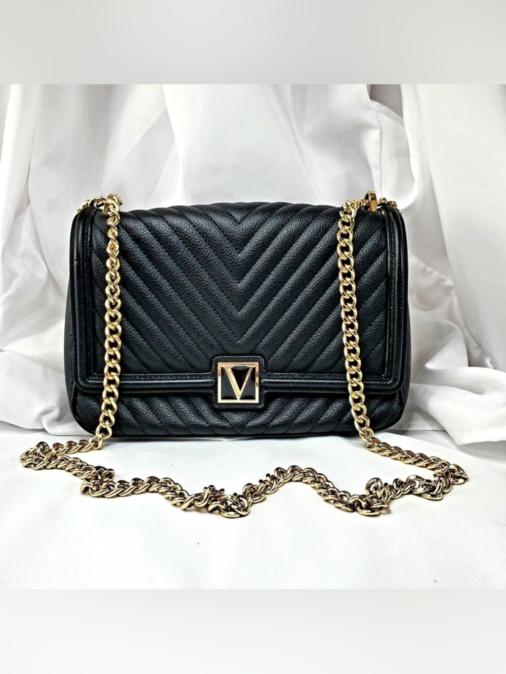 Victoria’s Secret Black‎ Quilted Chain Shoulder Bag V Logo